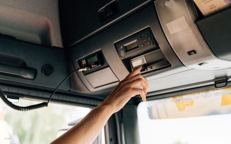 Second-gen tachographs When will they be mandatory_b - Frotcom.jpg Second-gen tachographs: When will they be mandatory? - Frotcom