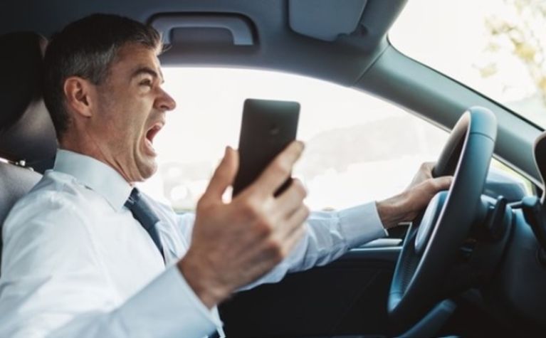 Blog - Crash risk doubles when using a cellphone while driving Crash risk doubles when using a cellphone while driving
